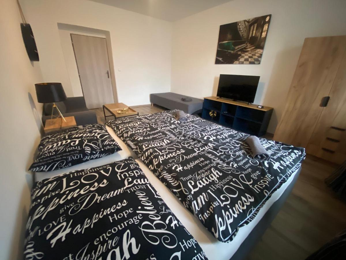 Cerna Ruze - 4 Apartment *